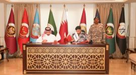 جانب من مراسم توقيع العقود