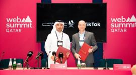 جانب من توقيع الاتفاقية