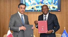 جانب من التوقيع