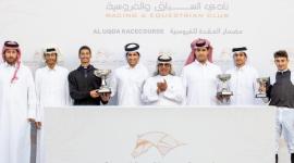 جانب من تتويج الفائزين