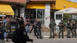 قوات الاحتلال الإسرائيلي في موقع عملية الطعن