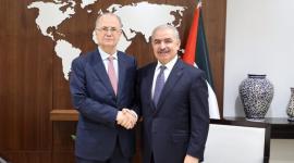 الدكتور محمد مصطفى ومحمد اشتية