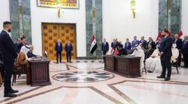 جانب من التوقيع