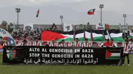 لاعبو بالستينو يرفعن لافتة للتضامن مع قطاع غزة