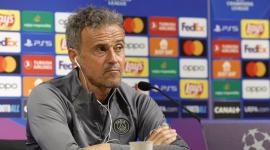 المدرب لويس إنريكي المدير الفني لنادي باريس سان جيرمان