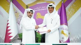 جانب من توقيع العقود