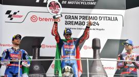 جانب من التتويج