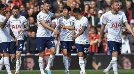 لاعبو توتنهام