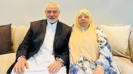 إسماعيل هنية وشقيقته التي استشهدت في القصف الإسرائيلي