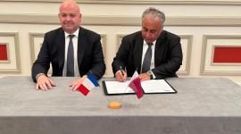 جانب من توقيع الاتفاقية