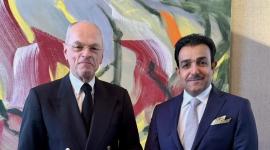 على هامش الاجتماع