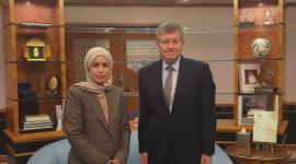 على هامش الاجتماع