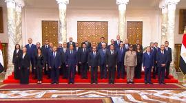 الرئيس عبد الفتاح السيسي مع الحكومة المصرية الجديدة