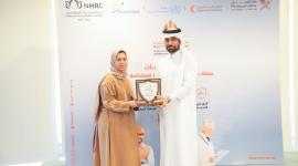 جانب من تسليم الدروع