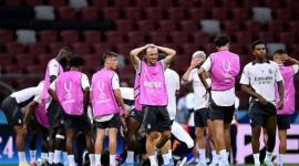 لحظة إصابة إدواردو كامافينجا في مران ريال مدريد