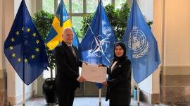 جانب من تسليم الرسالة