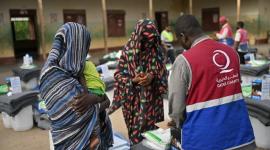 جانب من تقديم المساعدات