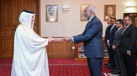 خلال تسليم نسخة من أوراق الاعتماد