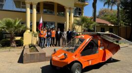 فريق جامعة الدوحة صمم سيارة تعمل بالطاقة الشمسية