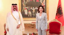 على هامش الاجتماع