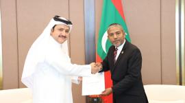 خلال تسليم نسخة من أوراق الاعتماد