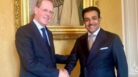 على هامش الاجتماع