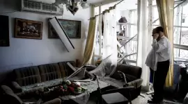 منزل متضرر من صواريخ حزب الله