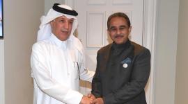 على هامش الاجتماع