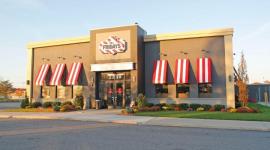 مطعم "تي جي آي فرايديز"