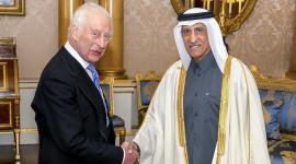 خلال تسليم نسخة من أوراق الاعتماد