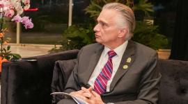 سعادة السيد أرنولدو أندريه تينوكو وزير الخارجية وشؤون العبادة في جمهورية كوستاريكا