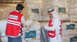 جانب من تسليم المساعدات