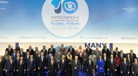 صورة جماعية على هامش المنتدى