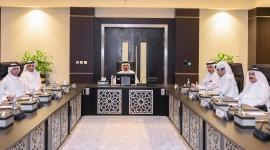 سعادة الشيخ خليفة بن حمد بن خليفة آل ثاني وزير الداخلية خلال الاجتماع