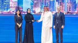 جانب من تسلم الجائزة