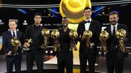 جانب من تسليم الجوائز