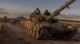 قوات أوكرانية على خط الحدود مع روسيا