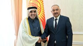 على هامش الاجتماع