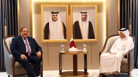 سعادة السيد سلطان بن سعد المريخي أثناء تسلم الرسالة