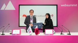 جانب من توقيع المبادرة