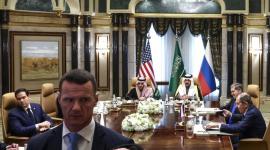 جانب من المحادثات الروسية الأمريكية بالرياض