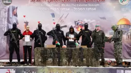 جانب من تسليم الأسرى