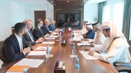 جانب من المشاورات