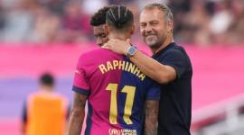 البرازيلي رافينيا و المدرب الألماني هانسي فليك