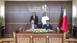 جانب من التوقيع