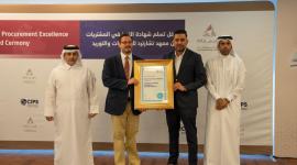 جانب من استلام شهادة التميز