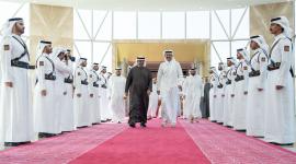 سمو الأمير يتقدم مستقبلي رئيس الإمارات