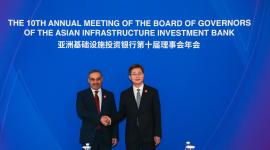 جانب من اجتماع سعادة وزير المالية مع نظيره الصيني