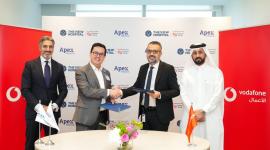 جانب من توقيع الاتفاقية