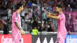 جوردي ألبا وليونيل ميسي